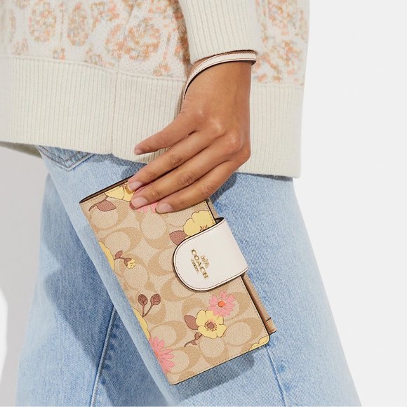 🌸🌿 Tech Wallet In Signature Canvas With Floral Cluster Print - Picture 4 of 9